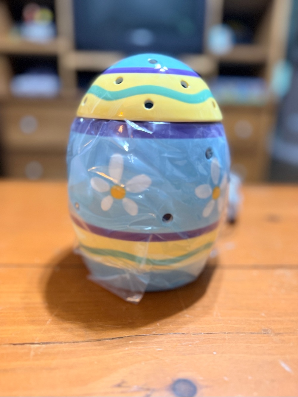 NIB RETIRED Easter Egg Scentsy Warmer